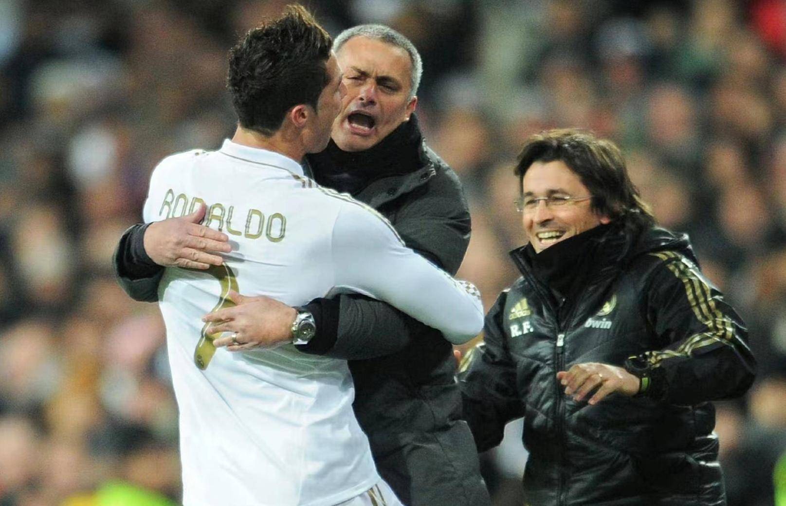 C罗巅峰对决,浓眉哥与80激战日本队分钟,势不可挡胜负难料! C罗巅峰对决,浓眉哥与80激战日本队分钟,势不可挡胜负难料!