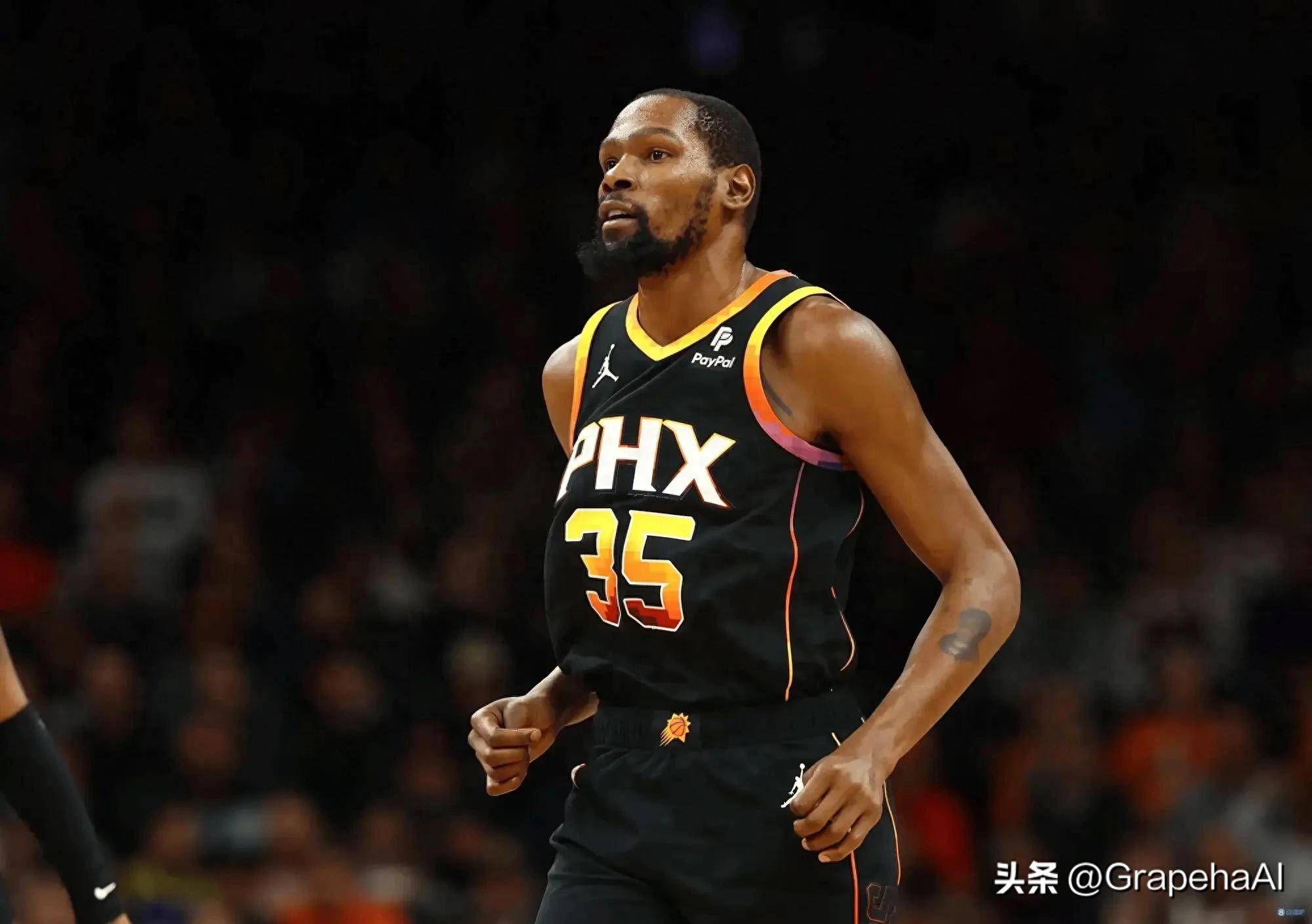 杜兰特回归赛场,惊险取胜首场状态亮眼,德国队观众沸腾! 杜兰特回归赛场,惊险取胜首场状态亮眼,德国队观众沸腾!