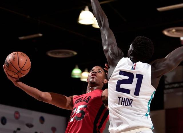 包含公牛新秀表现惊艳,全场观众掌声不断,查看文章图片生活相关发表.的词条 包含公牛新秀表现惊艳,全场观众掌声不断,查看文章图片生活相关发表.的词条