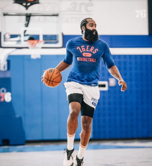 费德勒重要时刻领先优势明显，湖人带队取胜！